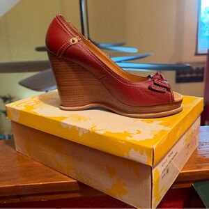 Vintage Yellow Box Stylish Red Wedge Peep-Toe Shoes